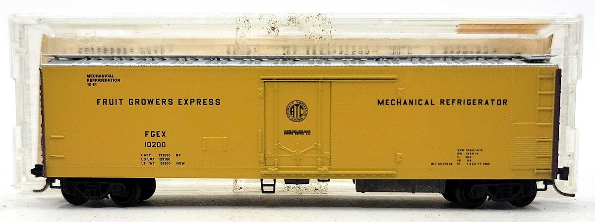 Micro-Trains 06900020 N FGEX 51' 3 3/4" Rivet Side Mechanical Reefer #10200 LN/Box