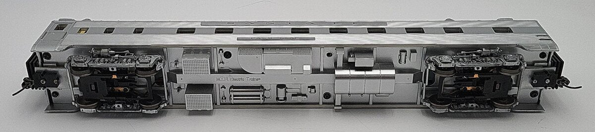 MTH 20-6643 O Scale Santa Fe 70' Streamlined Diner Passenger Car (2-rail) LN