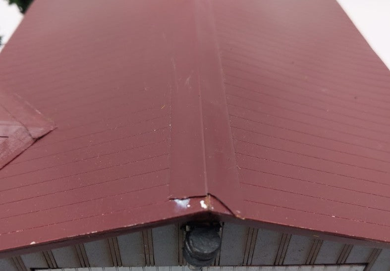 Menards 279-3069 O Scale Locomotive Maintenance Shed VG