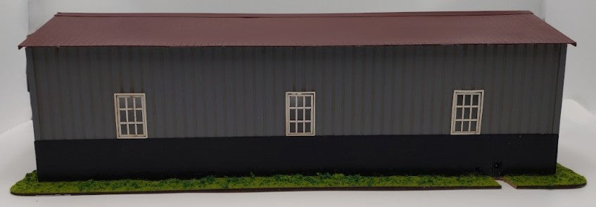 Menards 279-3069 O Scale Locomotive Maintenance Shed VG