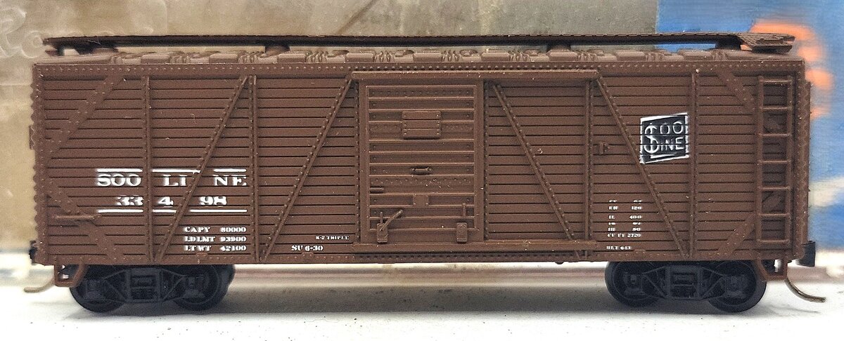 Roco 28902 N SOO Line Boxcar #33498 LN