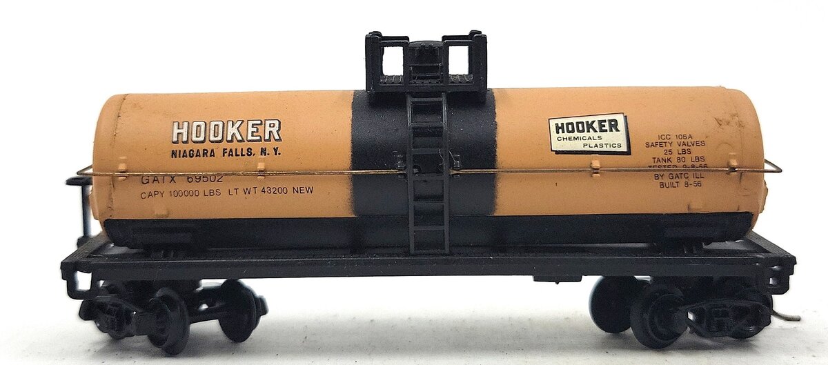 Bachmann 73661 N Scale Hooker Chemicals 41' Chemical Tank Car #69502 LN