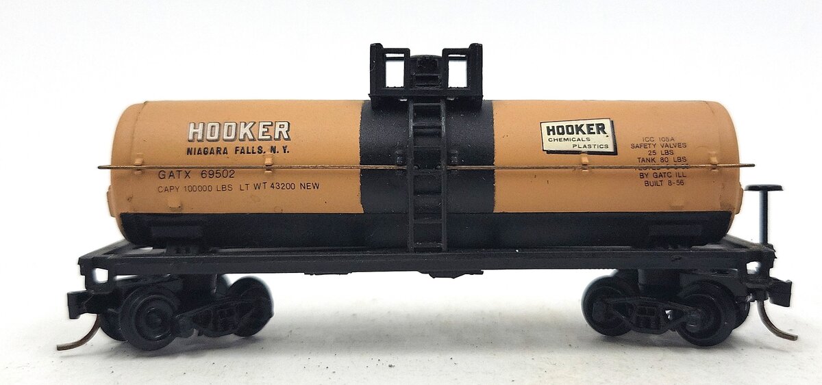 Bachmann 73661 N Scale Hooker Chemicals 41' Chemical Tank Car #69502 LN