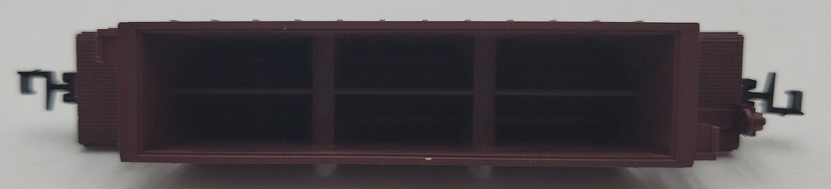 Con-Cor 0001-176103-1 N Scale Southern Pacific 3-Bay Longitudinal Hopper #271542 LN/Box