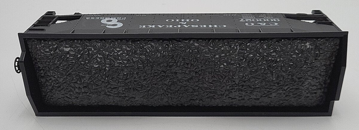 MTH 20-97416 O Gauge Chesapeake & Ohio 2-Bay Hopper w/Coal Load (2-Rail) EX/Box