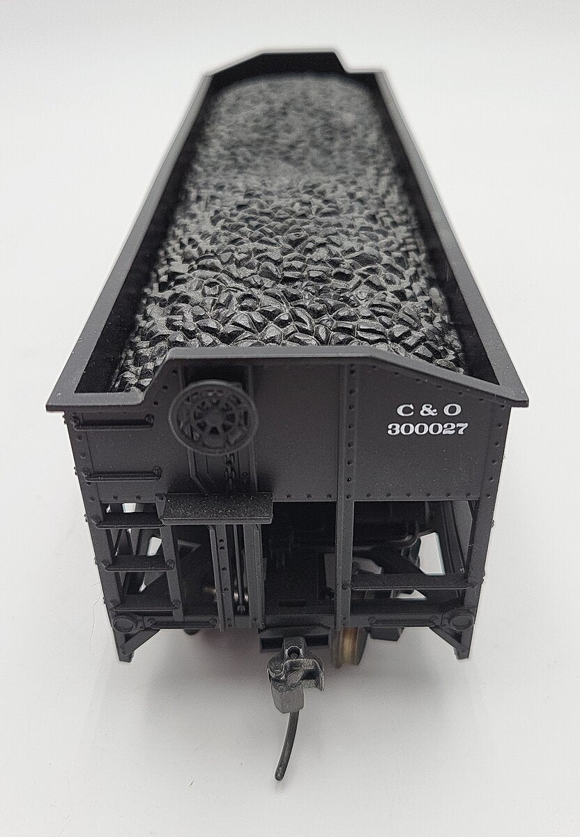 MTH 20-97416 O Gauge Chesapeake & Ohio 2-Bay Hopper w/Coal Load (2-Rail) EX/Box