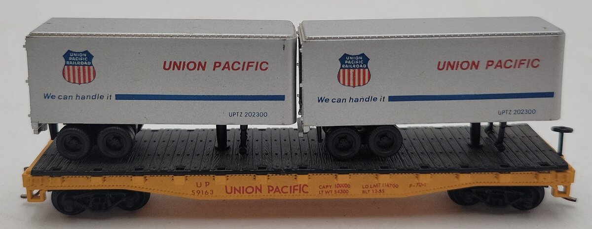 Atlas 3746 N Scale Union Pacific Piggyback Flatcar w/ 24' Trailer #59163 EX/Box