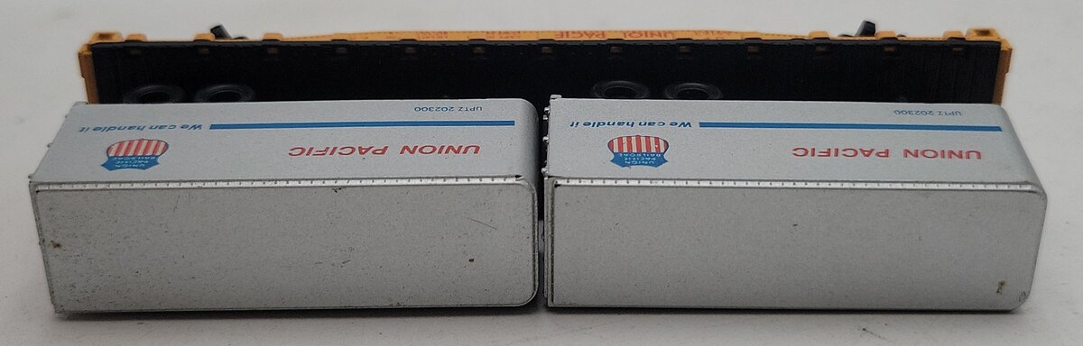 Atlas 3746 N Scale Union Pacific Piggyback Flatcar w/ 24' Trailer #59163 EX/Box