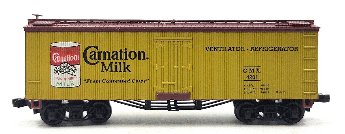 Roundhouse 8709 N Scale Carnation Milk Billboard Reefer #4201 LN/Box