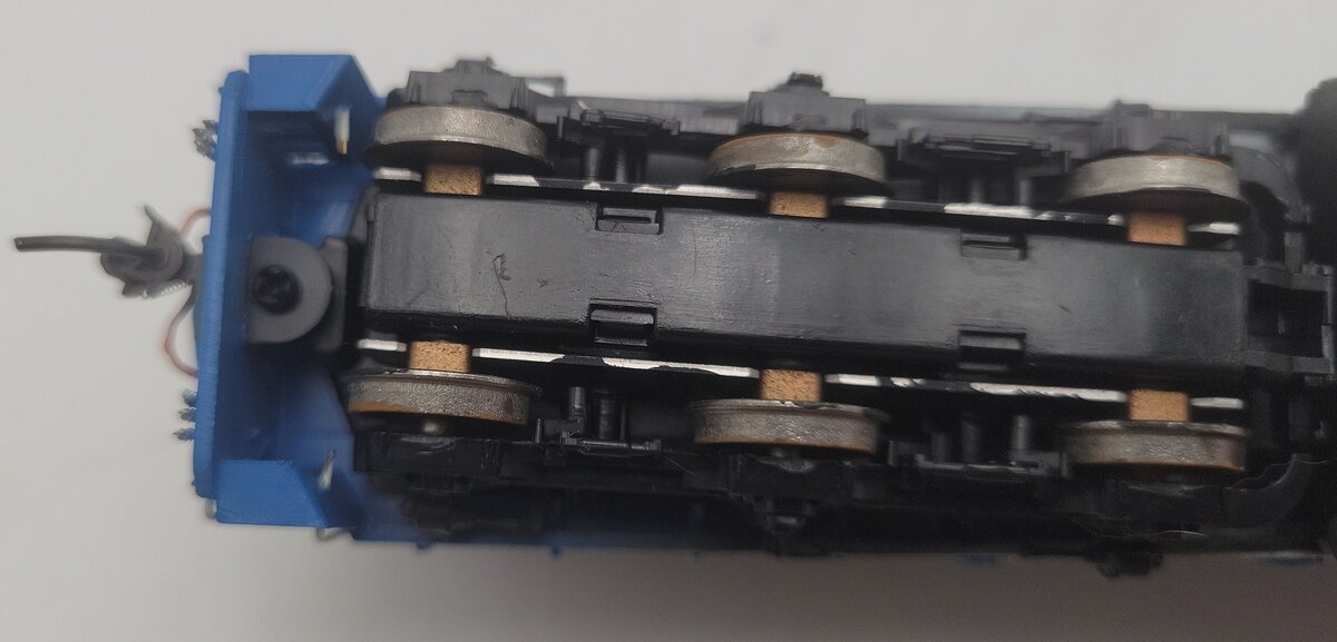 HO Scale CUSTOM EMD Diesel Locomotive #9066