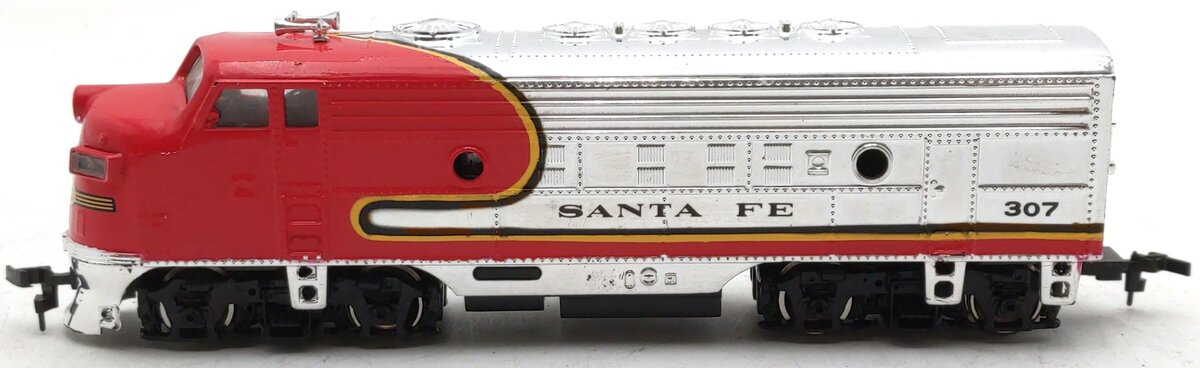 Bachmann 0513 HO Scale Santa Fe #307 Chrome EMD F9 Diesel Locomotive EX