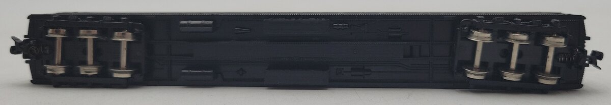 Model Power 8620 N Scale Atchison Topeka Santa Fe Standard Coach Car #1835 LN