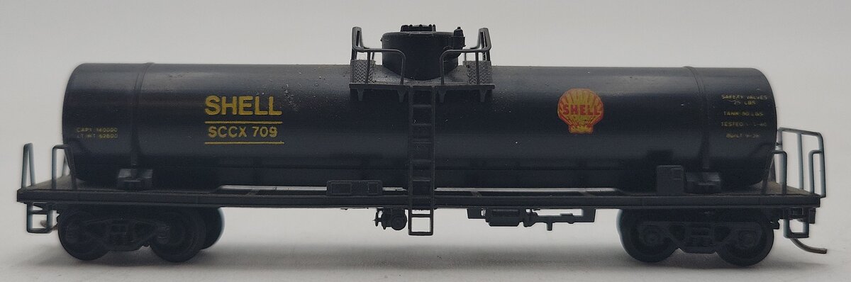 Con-Cor 1601 N Scale Shell Chemical Car #709 EX