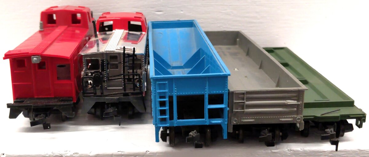 Bachmann & Other HO Scale Assorted Freight Cars [5] EX