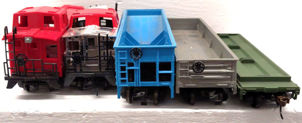 Bachmann & Other HO Scale Assorted Freight Cars [5] EX