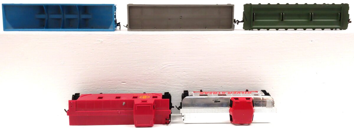Bachmann & Other HO Scale Assorted Freight Cars [5] EX
