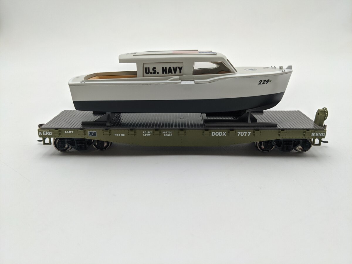 Athearn RND2300 HO Scale DODX 40' Flat Car With Boat LN/Box