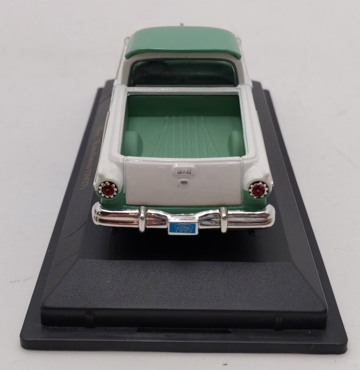Road Signature 94243 1:43 Diecast Mint Green & White 1957 Ford Ranchero LN/Box