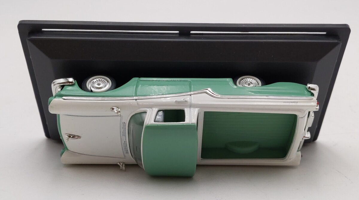 Road Signature 94243 1:43 Diecast Mint Green & White 1957 Ford Ranchero LN/Box