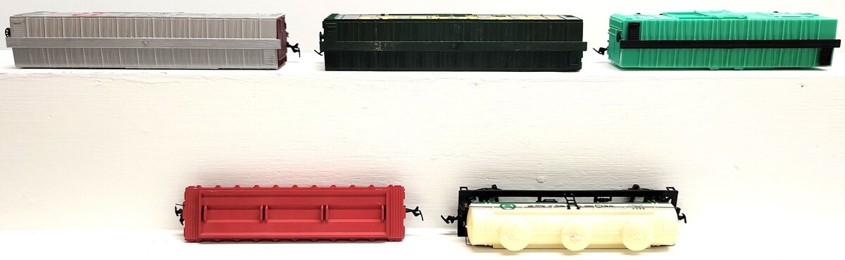 Bachmann & Others HO Scale Assorted Freight Cars [5] EX