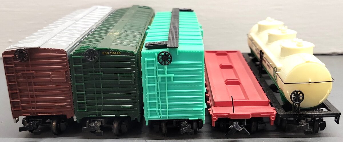 Bachmann & Others HO Scale Assorted Freight Cars [5] EX