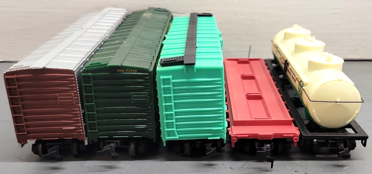 Bachmann & Others HO Scale Assorted Freight Cars [5] EX