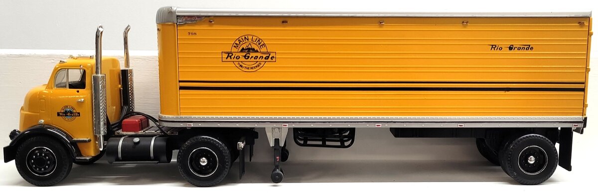 ERTL 1:25 Rio Grande GMC Tractor Great Dane Trailer #0798 EX