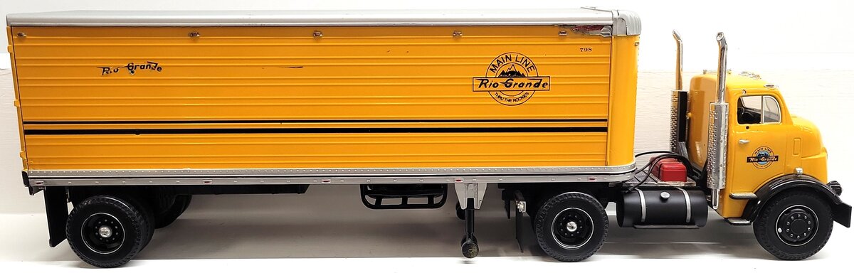 ERTL 1:25 Rio Grande GMC Tractor Great Dane Trailer #0798 EX