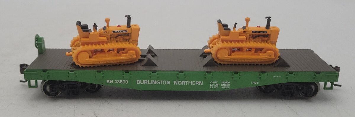 Athearn 81412 HO Burlington Northern 40' Flat w/ 2 John Deere Crawlers #43690 LN/Box