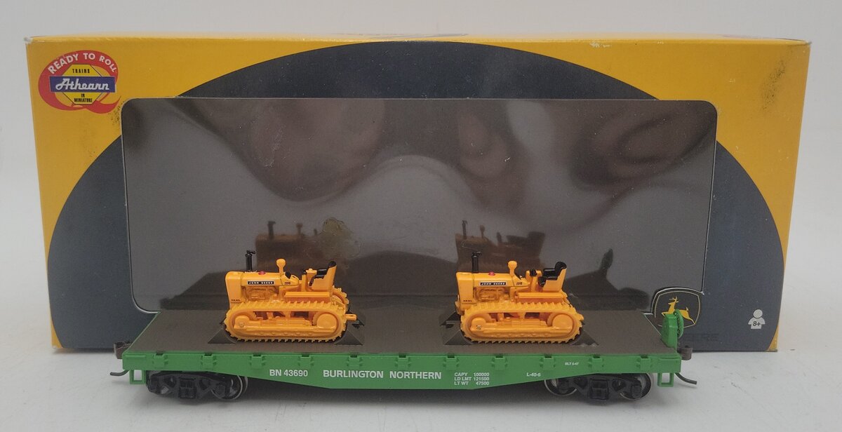 Athearn 81412 HO Burlington Northern 40' Flat w/ 2 John Deere Crawlers #43690 LN/Box