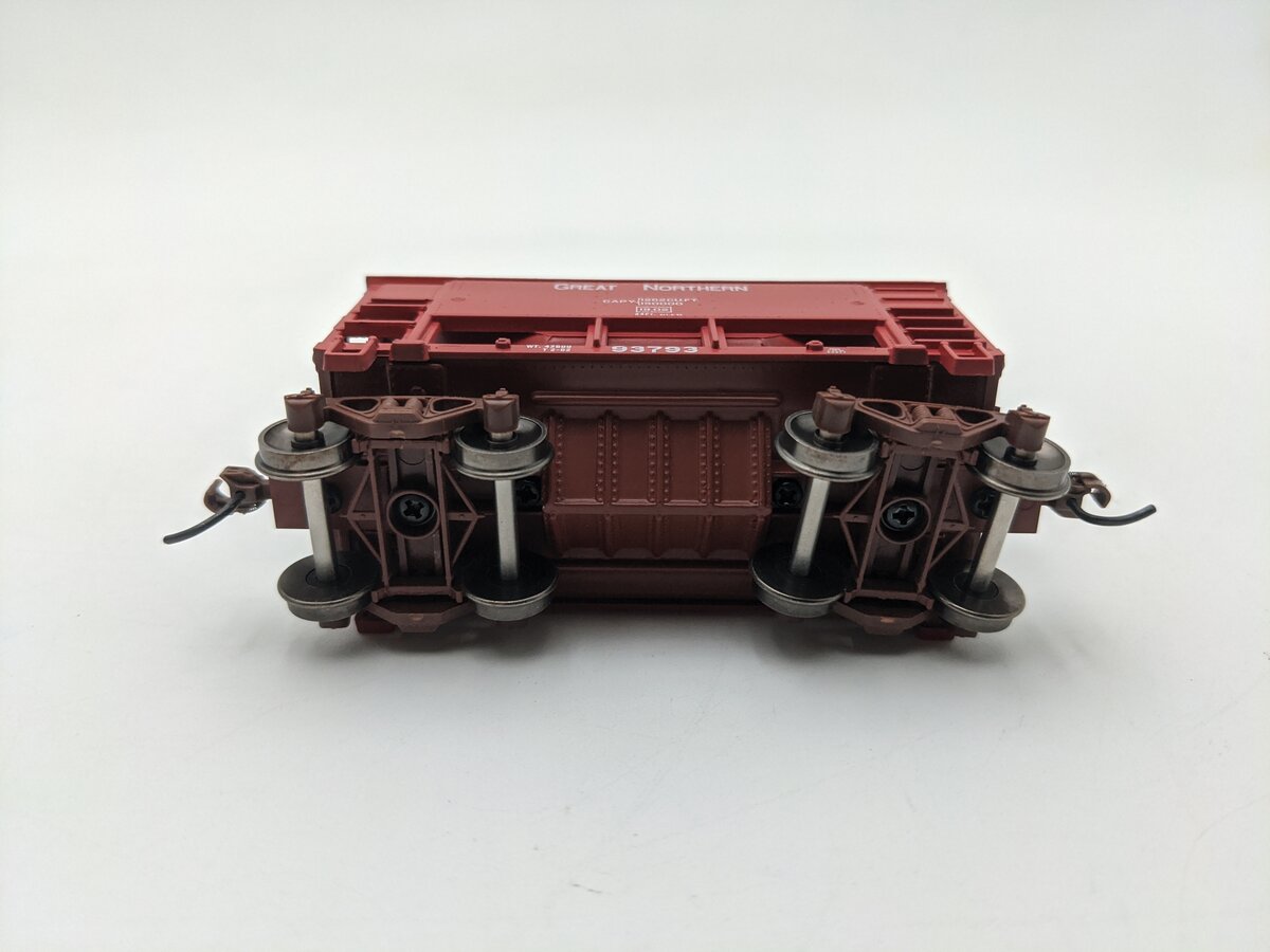Roundhouse 87205 HO Scale Great Northern 24' Ribbed Ore Car w/Load #93793