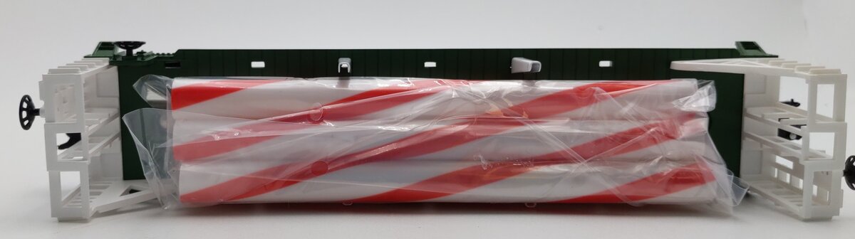 Lionel 2428090 O Peppermint Railroad Transport Bulkhead Flatcar