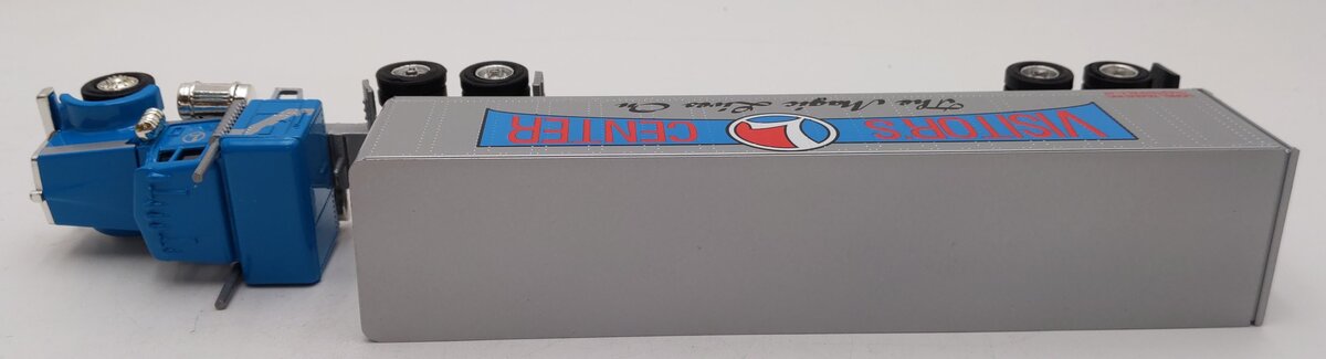 Lionel 6-12860 O / O27 Gauge Visitor L Center Tractor W/ Trailer Diecast LN/Box