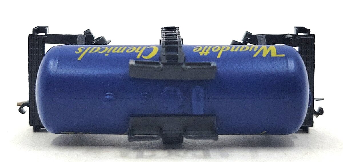 Atlas 3240 N Scale Wyandotte Chemicals Tank Car #3985 LN/Box