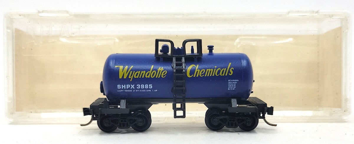 Atlas 3240 N Scale Wyandotte Chemicals Tank Car #3985 LN/Box