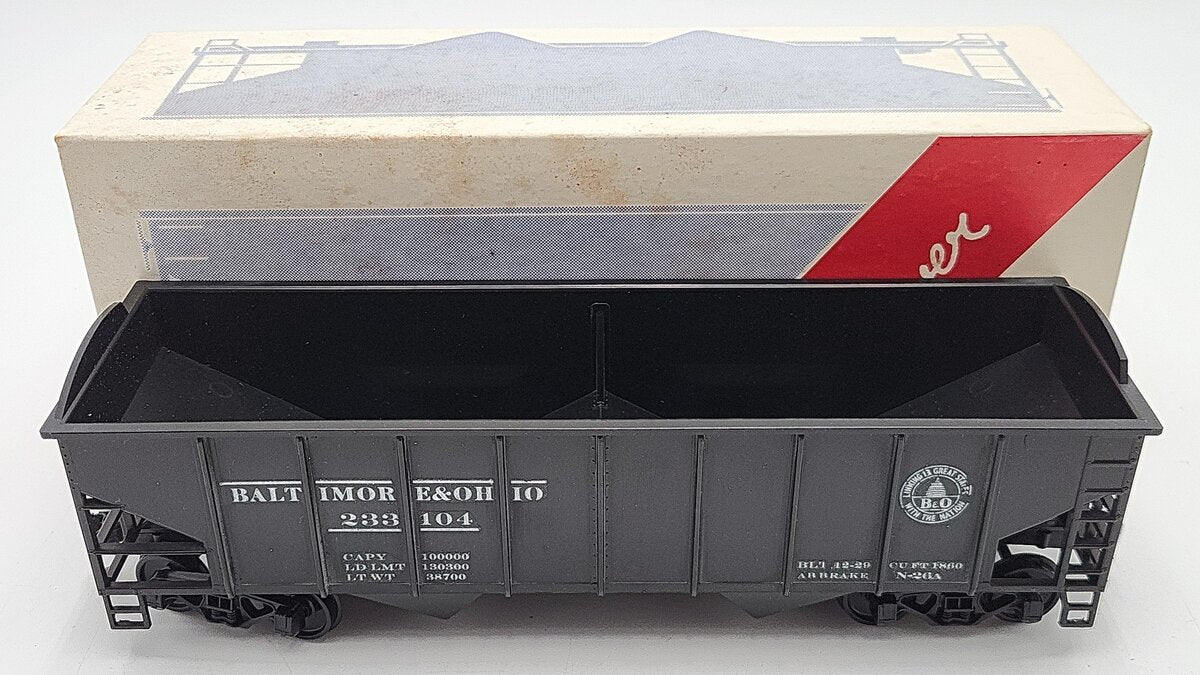 Weaver O Scale Baltimore and Ohio Hopper Car #233104 2-Rail EX/Box
