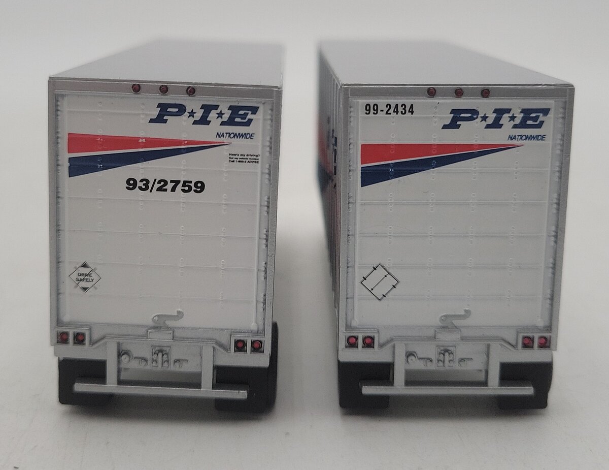 Athearn 91044 HO Ready to Roll P-I-E Two 28' Wedge Trailers & Dolly (Set of 2) EX
