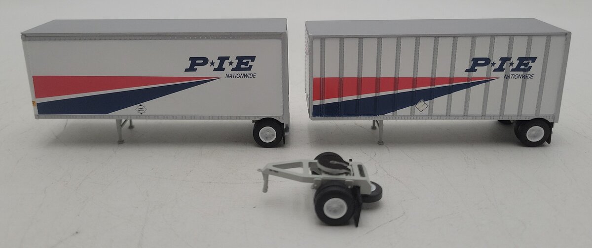 Athearn 91044 HO Ready to Roll P-I-E Two 28' Wedge Trailers & Dolly (Set of 2) EX
