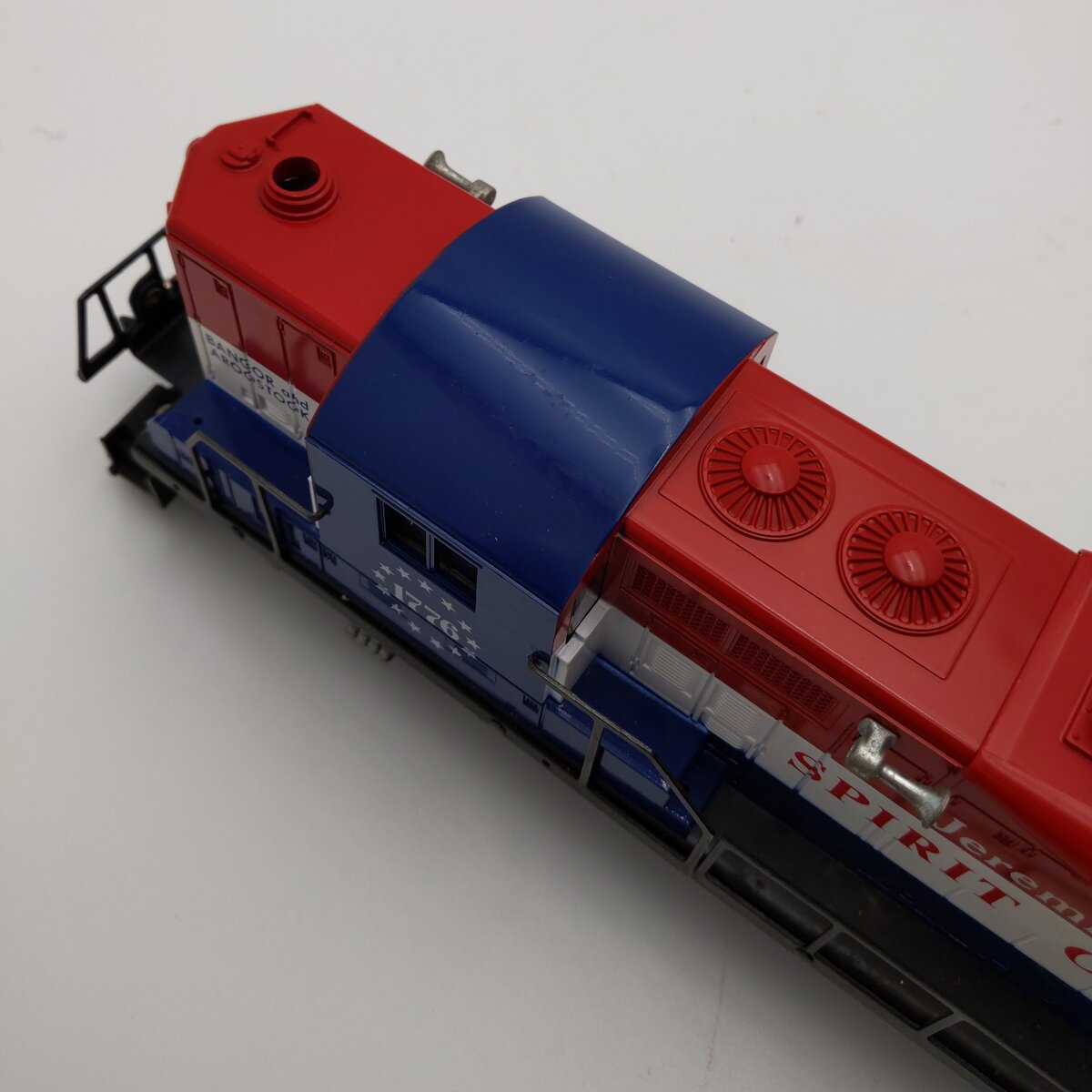 Lionel 6-8665 O Gauge BAR Jeremiah O' Brien GP-9 Diesel Locomotive & Caboose VG/Box