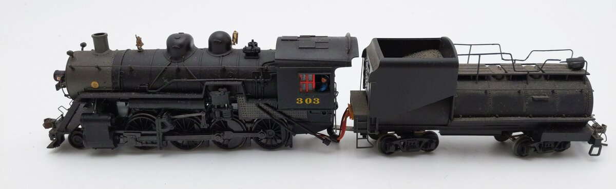 Bachmann HO Custom 2-8-0 Steam Locomotive & Tender w/DCC