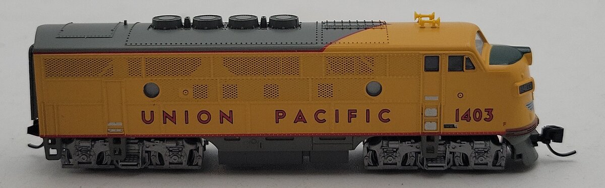 Kato 176-1103A N Scale Union Pacific EMD Powered F3A Diesel Locomotive #1403 EX/Box