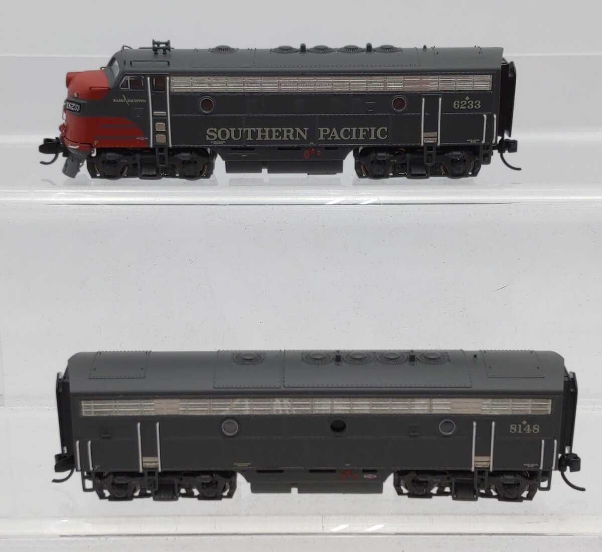 Broadway Limited 7760 N SP EMD F7 A/B Diesel Locomotive Sound/DC/DCC #6233/#8148 EX/Box