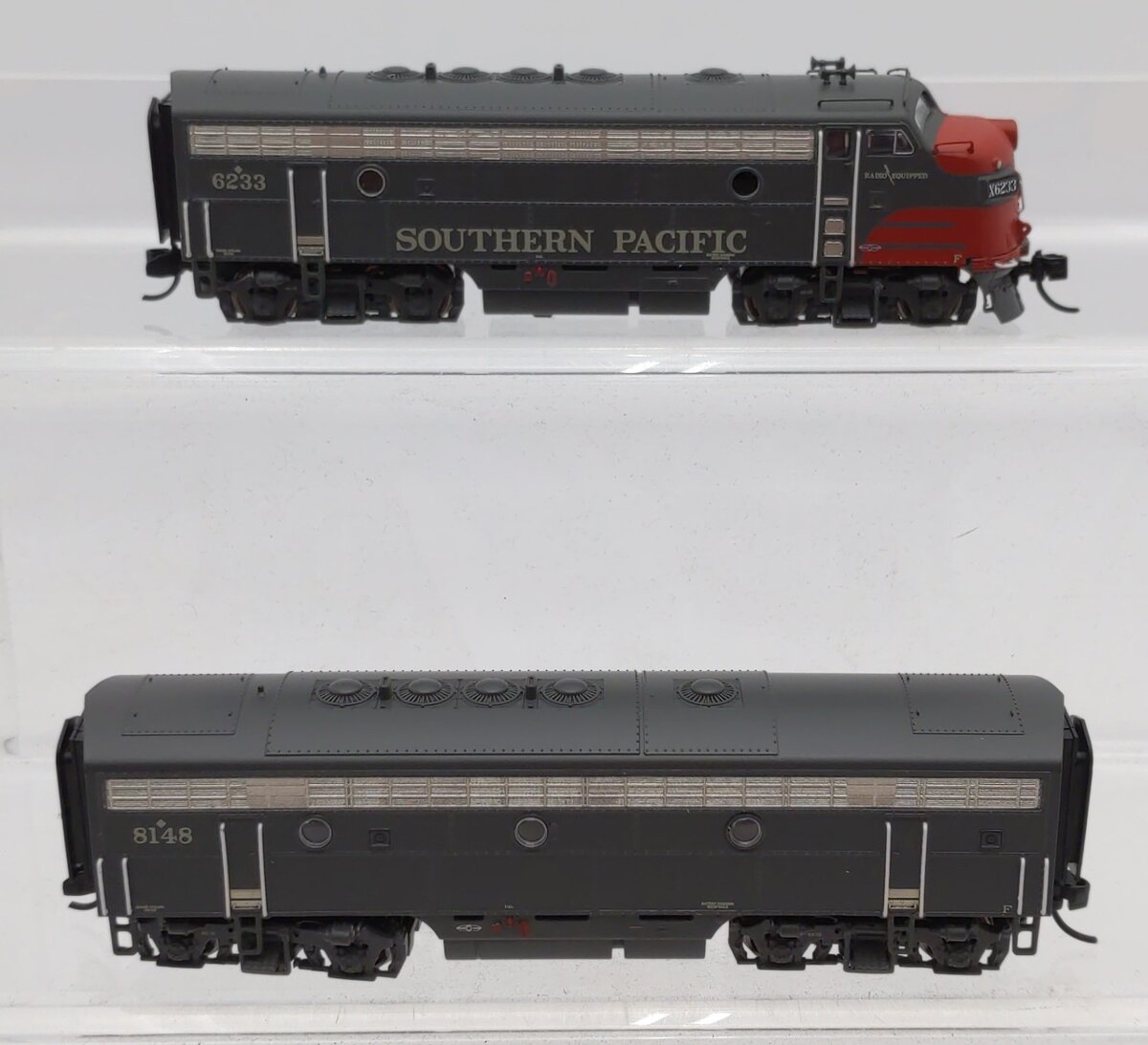 Broadway Limited 7760 N SP EMD F7 A/B Diesel Locomotive Sound/DC/DCC #6233/#8148 EX/Box