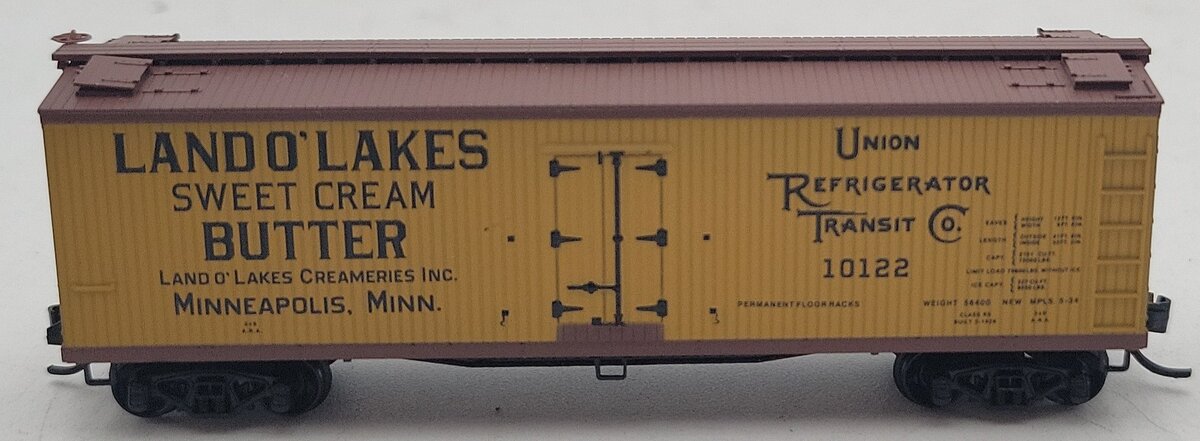 Micro-Trains 04900460 N Land O' Lakes 40' Double Sheathed Wood Reefer #10122 LN/Box