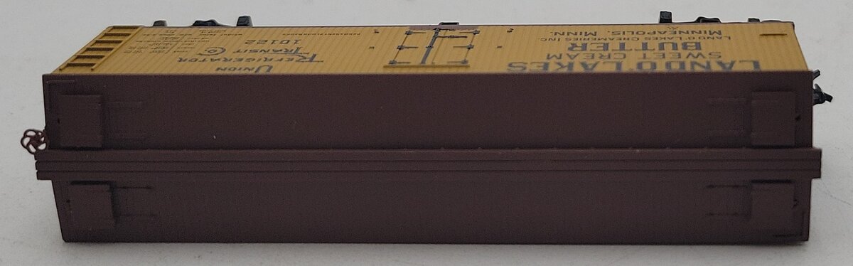 Micro-Trains 04900460 N Land O' Lakes 40' Double Sheathed Wood Reefer #10122 LN/Box