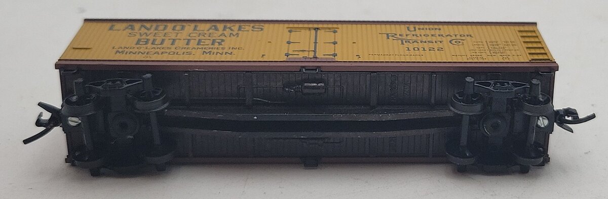 Micro-Trains 04900460 N Land O' Lakes 40' Double Sheathed Wood Reefer #10122 LN/Box