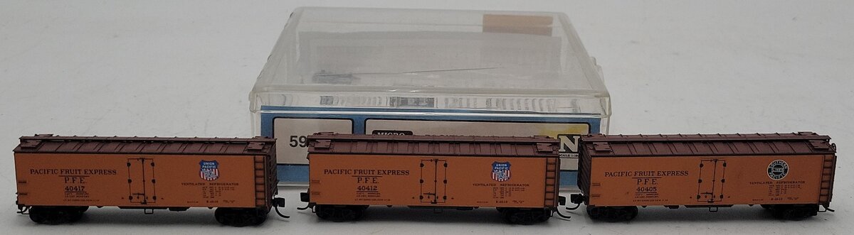Micro-Trains 05900012 N Pacific Fruit Express 40' Steel Side Reefer (Set of 3) EX/Box