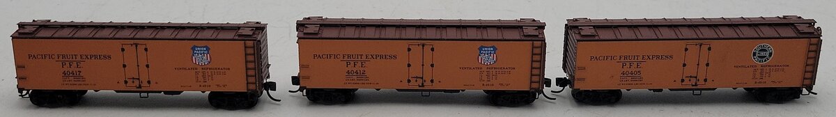 Micro-Trains 05900012 N Pacific Fruit Express 40' Steel Side Reefer (Set of 3) EX/Box