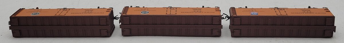 Micro-Trains 05900012 N Pacific Fruit Express 40' Steel Side Reefer (Set of 3) EX/Box