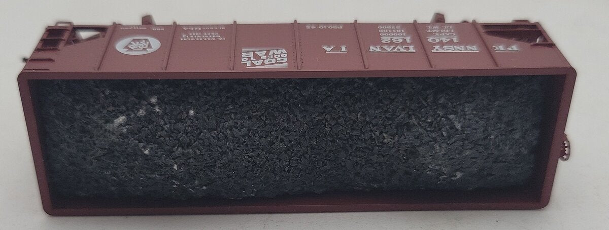 Micro-Trains 05600270 N Pennsylvania 33' Twin Bay Rib Side Hopper #140162 EX/Box
